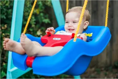 Little Tikes Snug 'n Secure Swing
