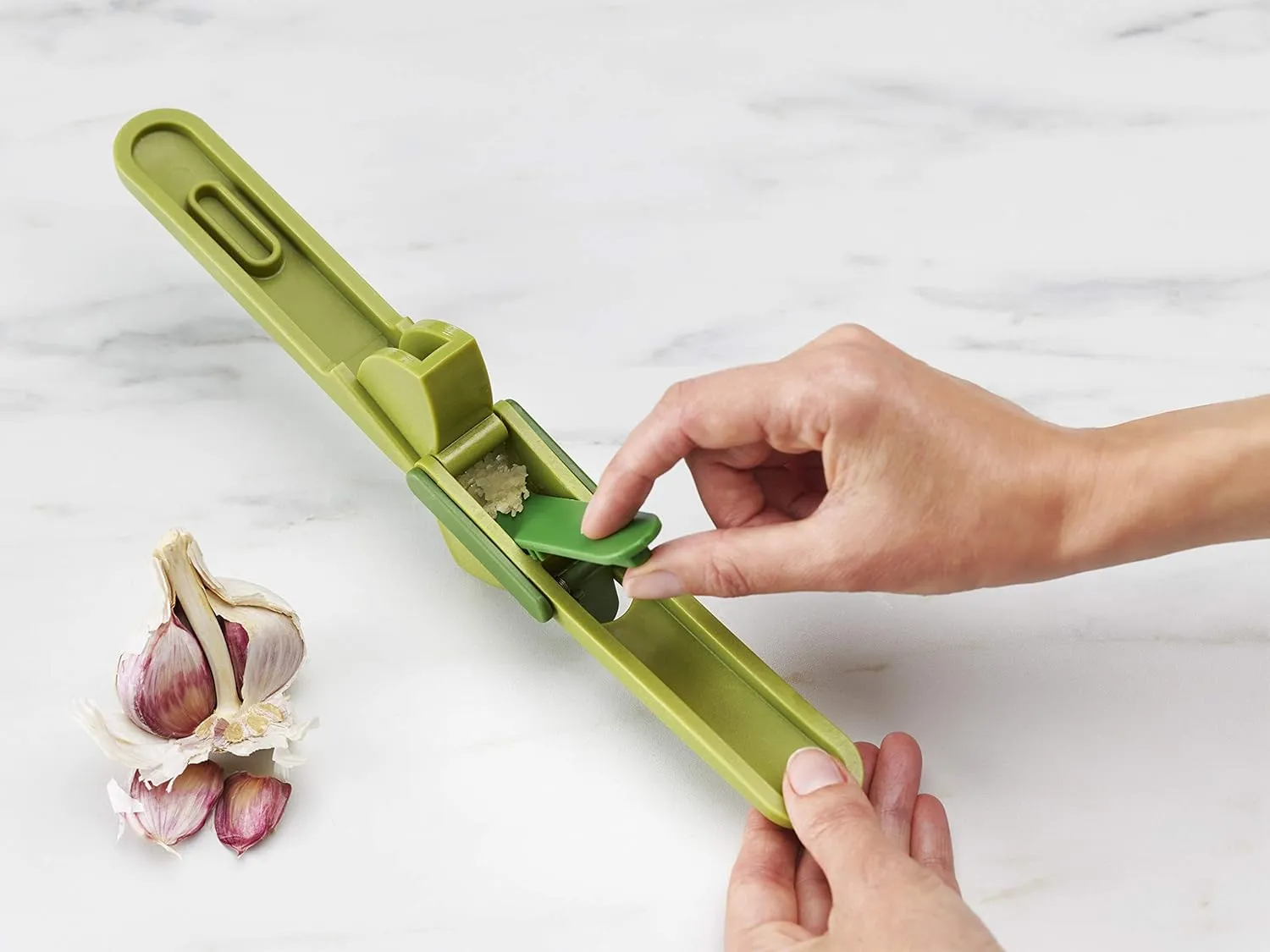 Joseph Joseph CleanForce Garlic Press detail article visual